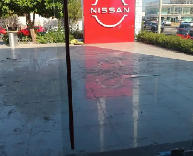 Remodelación de agencia automotriz en Guadalajara por Pertauro Constructora